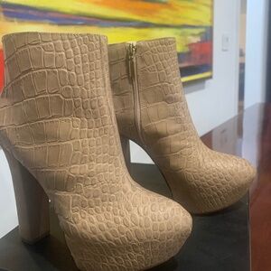 Report Signature Booties Layton Croc Embossed Leather Platform 7 Taupe/Biege